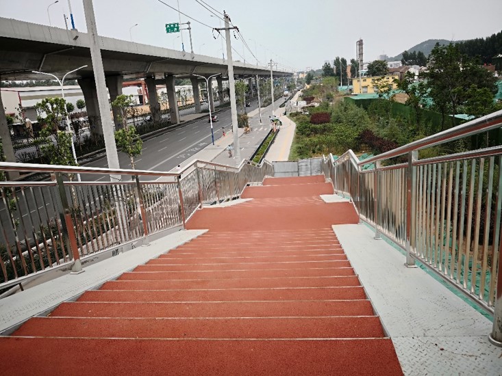 ee82d90e42f344 济南市工业北路快速路建设人行天桥永利yl23455